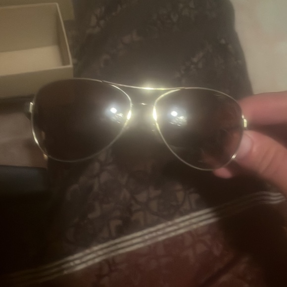 Authentic Burberry sunglasses - Picture 3 of 3